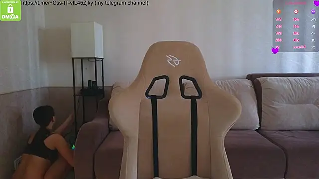 Snapshot of Katy_perry_ chatting on 04.12.26 Katy perry online show from 04.12.26