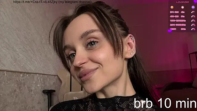 Snapshot of Katy_perry_ chatting on 04.14.26 Katy perry online show from 04.14.26