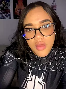 Snapshot of ElaEndez_ chatting on 11.26.25 ElaEndez online show from 11.26.25