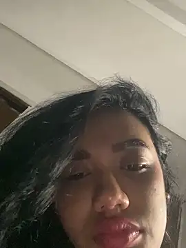 Snapshot of ElaEndez_ chatting on 12.19.25 ElaEndez online show from 12.19.25