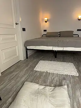 Snapshot of GlamourNova chatting on 01.31.26 GlamourNova online show from 01.31.26