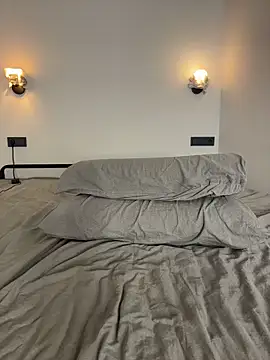 Snapshot of GlamourNova chatting on 02.23.26 GlamourNova online show from 02.23.26