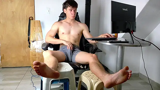 Snapshot of harry_greg21 chatting on 06.26.26 harry greg21 online show from 06.26.26