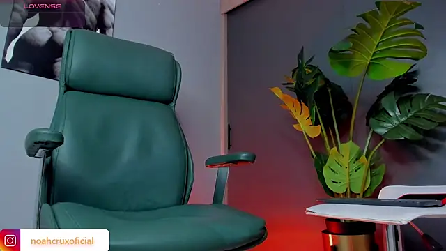 noah crux online show from 04.15.26