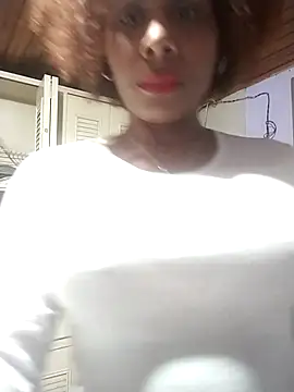 Snapshot of Camille_rose_ chatting on 10.09.25 Camille rose online show from 10.09.25