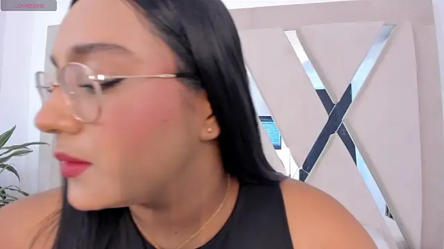 Snapshot of ellamontoya chatting on 02.04.26 ellamontoya online show from 02.04.26