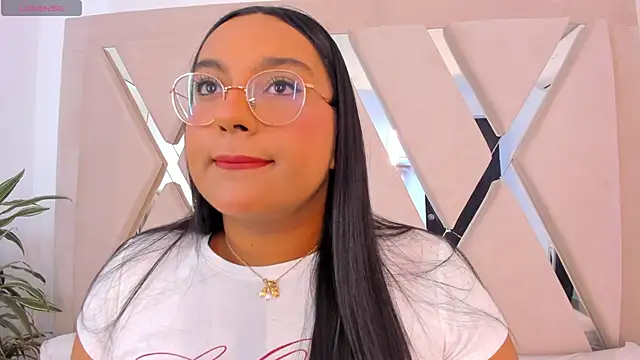 Snapshot of ellamontoya chatting on 02.06.26 ellamontoya online show from 02.06.26