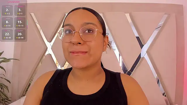 Snapshot of ellamontoya chatting on 02.24.26 ellamontoya online show from 02.24.26