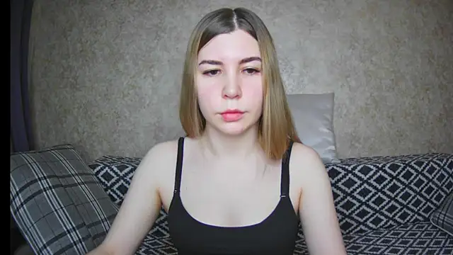 Snapshot of ElllaNuar chatting on 12.09.24 ElllaNuar online show from 12.09.24