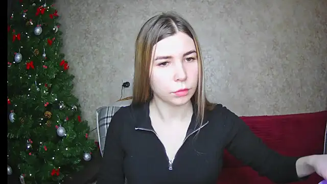 Snapshot of ElllaNuar chatting on 01.13.25 ElllaNuar online show from 01.13.25