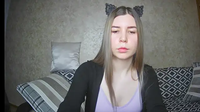 Snapshot of ElllaNuar chatting on 02.03.25 ElllaNuar online show from 02.03.25