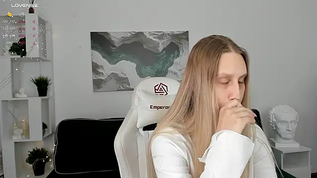 miissblonde online show from 03.05.25