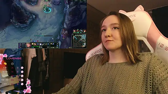 MoonlishSiren online show from 12.17.25