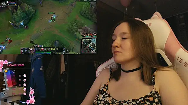 MoonlishSiren online show from 01.12.26