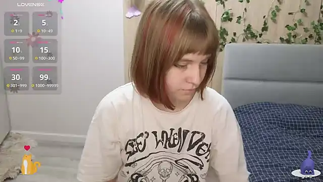 Snapshot of HermioneHHH chatting on 02.10.25 HermioneHHH online show from 02.10.25