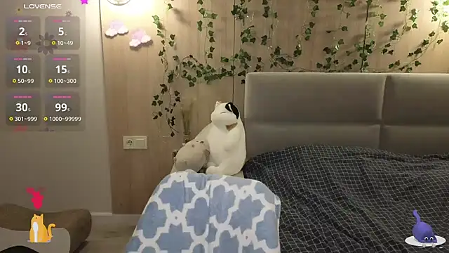 Snapshot of HermioneHHH chatting on 02.25.25 HermioneHHH online show from 02.25.25