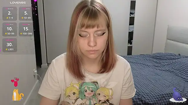 Snapshot of HermioneHHH chatting on 10.05.25 HermioneHHH online show from 10.05.25
