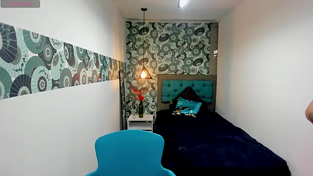 LiaCooper  online show from 01.21.25