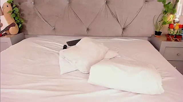 linasantoss online show from 01.24.25