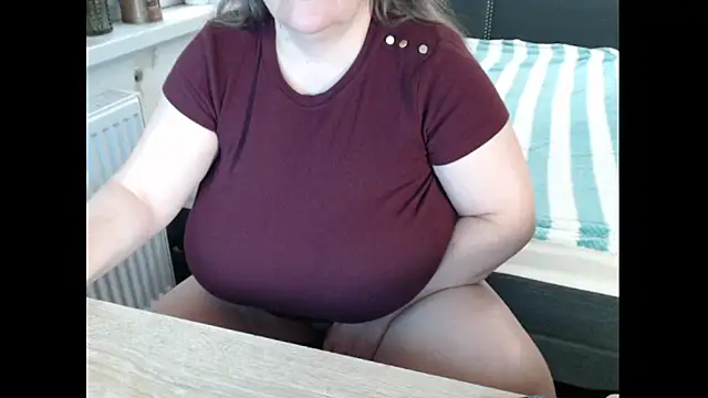 Snapshot of Sweetboobs chatting on 01.17.26 Sweetboobs online show from 01.17.26