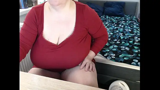 Snapshot of Sweetboobs chatting on 02.22.26 Sweetboobs online show from 02.22.26