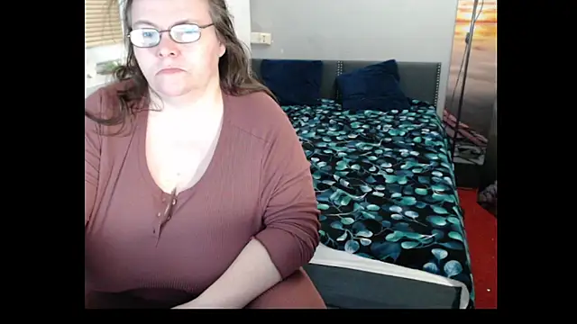 Snapshot of Sweetboobs chatting on 04.10.26 Sweetboobs online show from 04.10.26