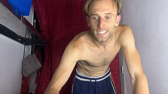 Snapshot of aquilesmade chatting on 09.24.25 aquilesmade online show from 09.24.25