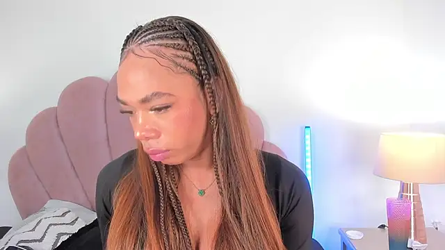 Nicole Paradise online show from 01.09.26