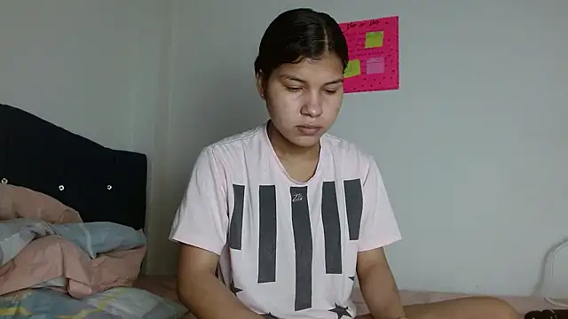 SophiaMeyerst online show from 12.16.24