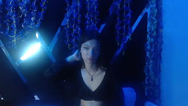 Aurora 18 online show from 09.18.25