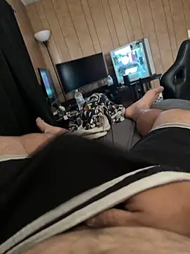 Snapshot of Jayare95 chatting on 11.29.25 Jayare95 online show from 11.29.25