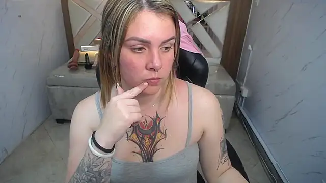 Snapshot of Paula_b_ chatting on 04.16.26 Paula b online show from 04.16.26