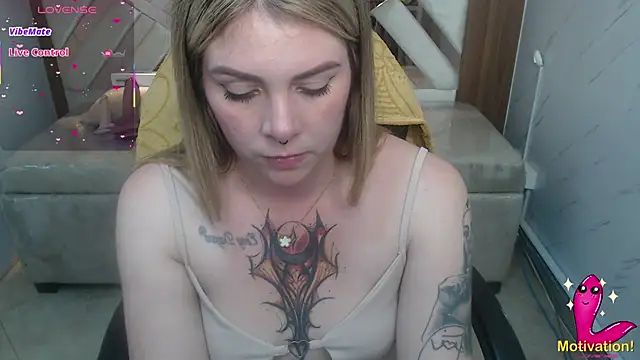 Snapshot of Paula_b_ chatting on 06.11.26 Paula b online show from 06.11.26