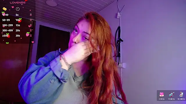 Snapshot of Layna_cold chatting on 02.22.25 Layna cold online show from 02.22.25