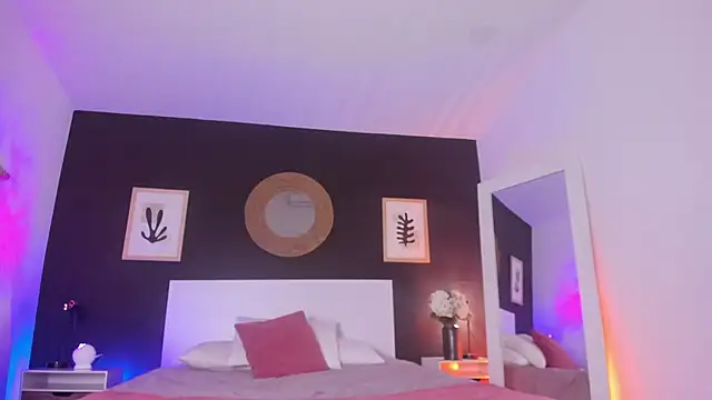 VioletPaket online show from 09.21.25