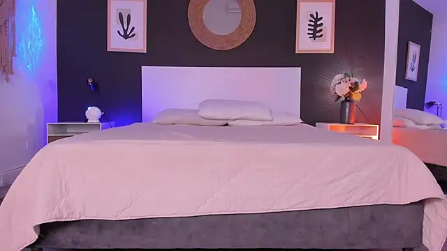 VioletPaket online show from 10.08.25