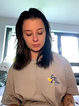 Mia-Minou online show from 10.09.25