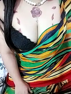 Snapshot of SHUBHI880 chatting on 11.14.25 SHUBHI880 online show from 11.14.25