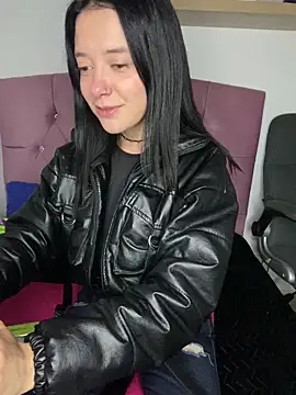 Isabella 21x online show from 02.14.25