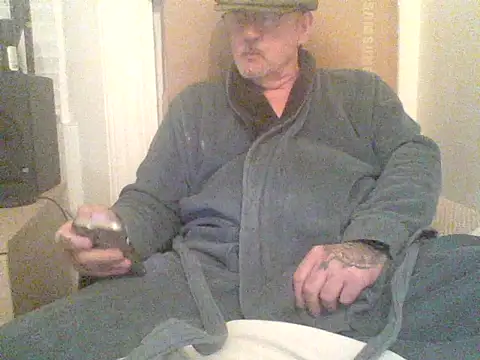 Snapshot of oldenglishguy chatting on 03.04.26 oldenglishguy online show from 03.04.26