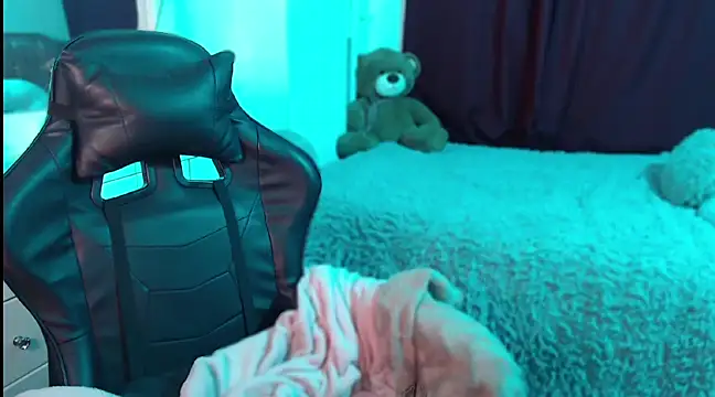 Snapshot of Beamber_ chatting on 02.09.25 Beamber online show from 02.09.25