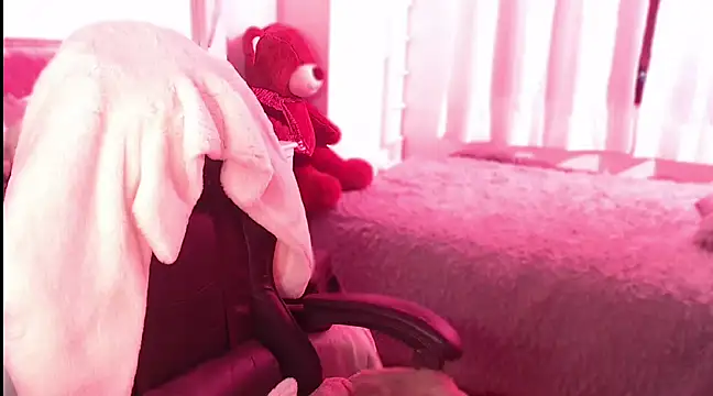 Snapshot of Beamber_ chatting on 03.04.25 Beamber online show from 03.04.25