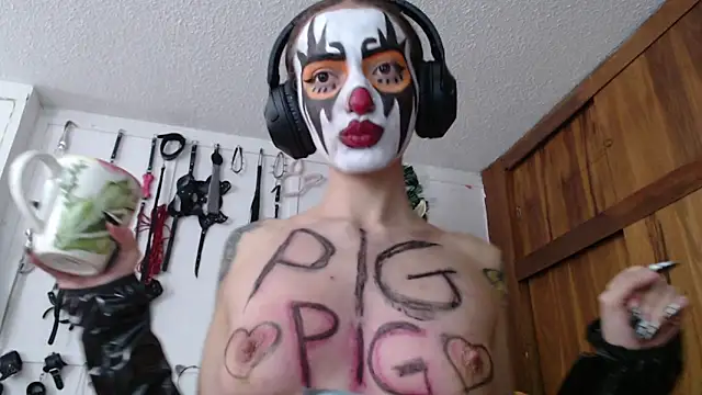 Eloise-brown online show from 12.25.24