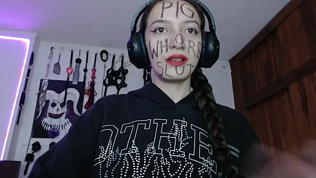 Eloise-brown online show from 01.07.25