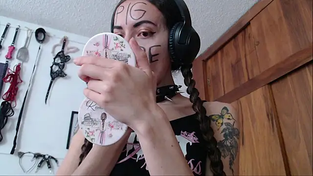 Eloise-brown online show from 01.20.25