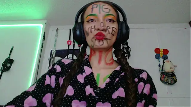 Eloise-brown online show from 01.22.25