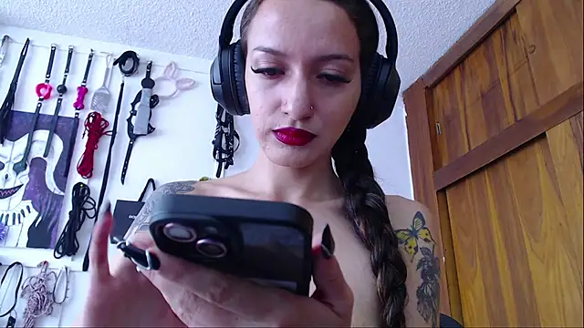 Eloise-brown online show from 02.09.25