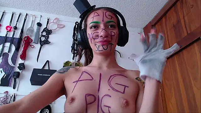 Eloise-brown online show from 02.28.25