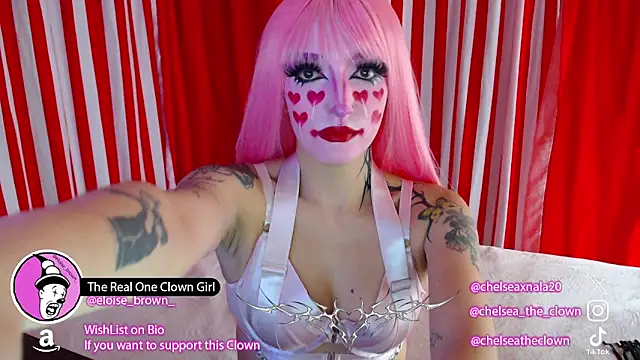 Snapshot of Eloise-brown chatting on 06.13.26 Eloise-brown online show from 06.13.26