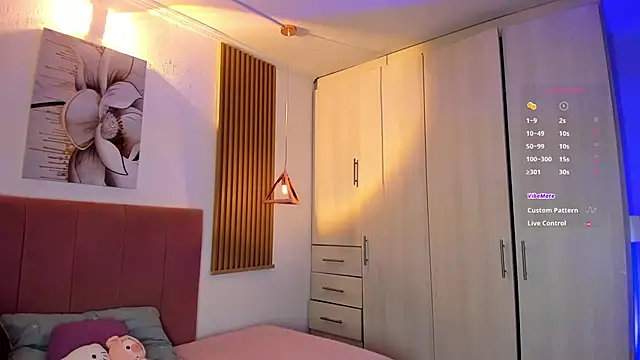 mia nevaeh online show from 11.24.25